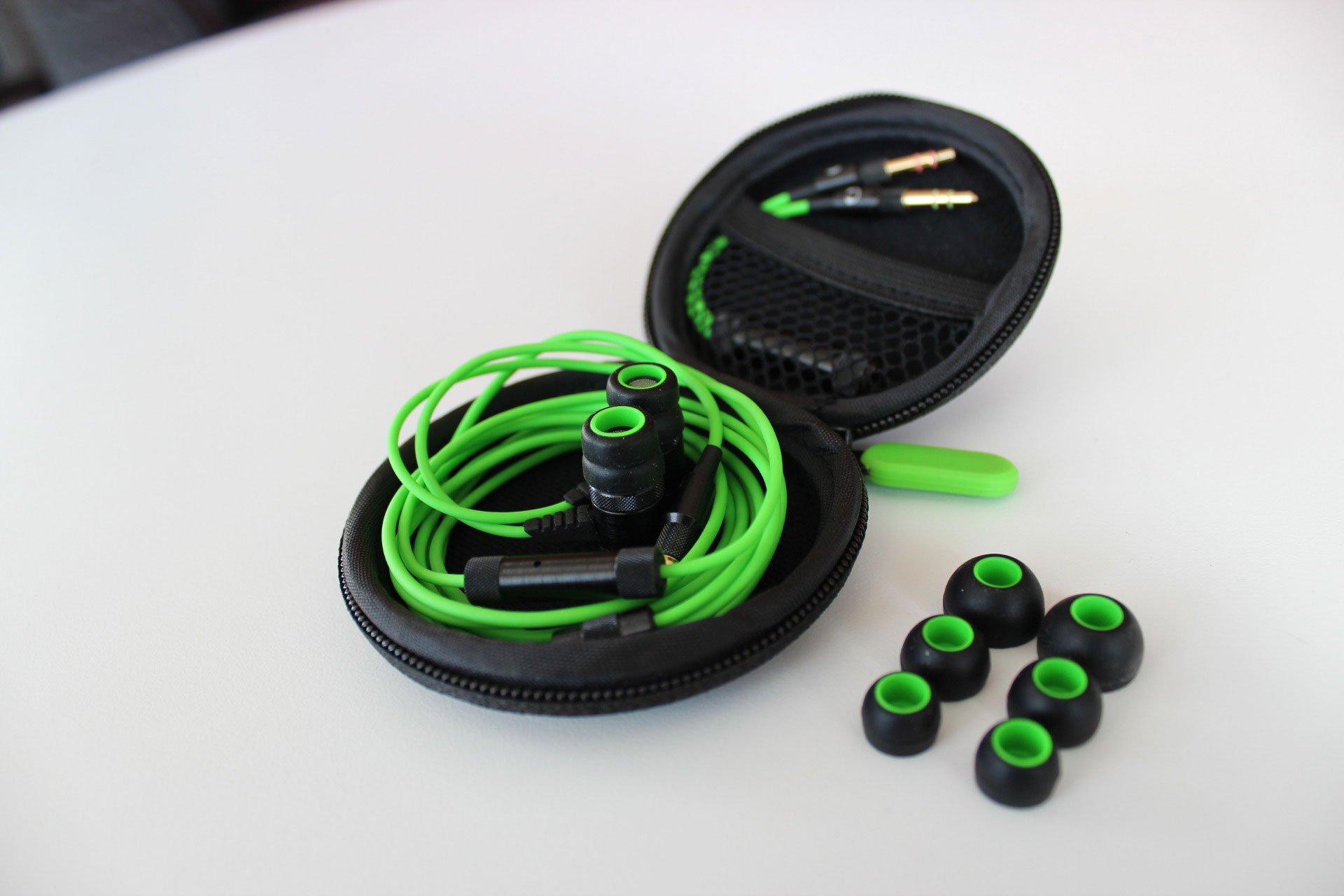 Наушники hammerhead pro. Наушники Razer Hammerhead. Наушники Razer Hammerhead v2. Razer затычки наушники. Наушники Хард плей райзер.